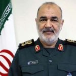 ارتش و سپاه دست در دست هم در خط مقدم پاسداری از انقلاب و ایران عزیز همچنان دشمنان را ناامید خواهند ساخت