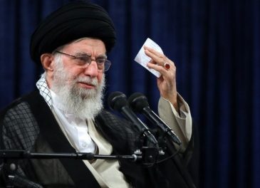 دیدار دانش‌آموزان و دانشجویان با امام خامنه ای