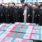 اقامه نماز رهبر انقلاب بر پیکر رئیس‌جمهور شهید و همراهان گرامی ایشان