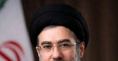 آیت‌الله سید مجتبی خامنه‌ای رهبر جمهوری اسلامی ایران شد
